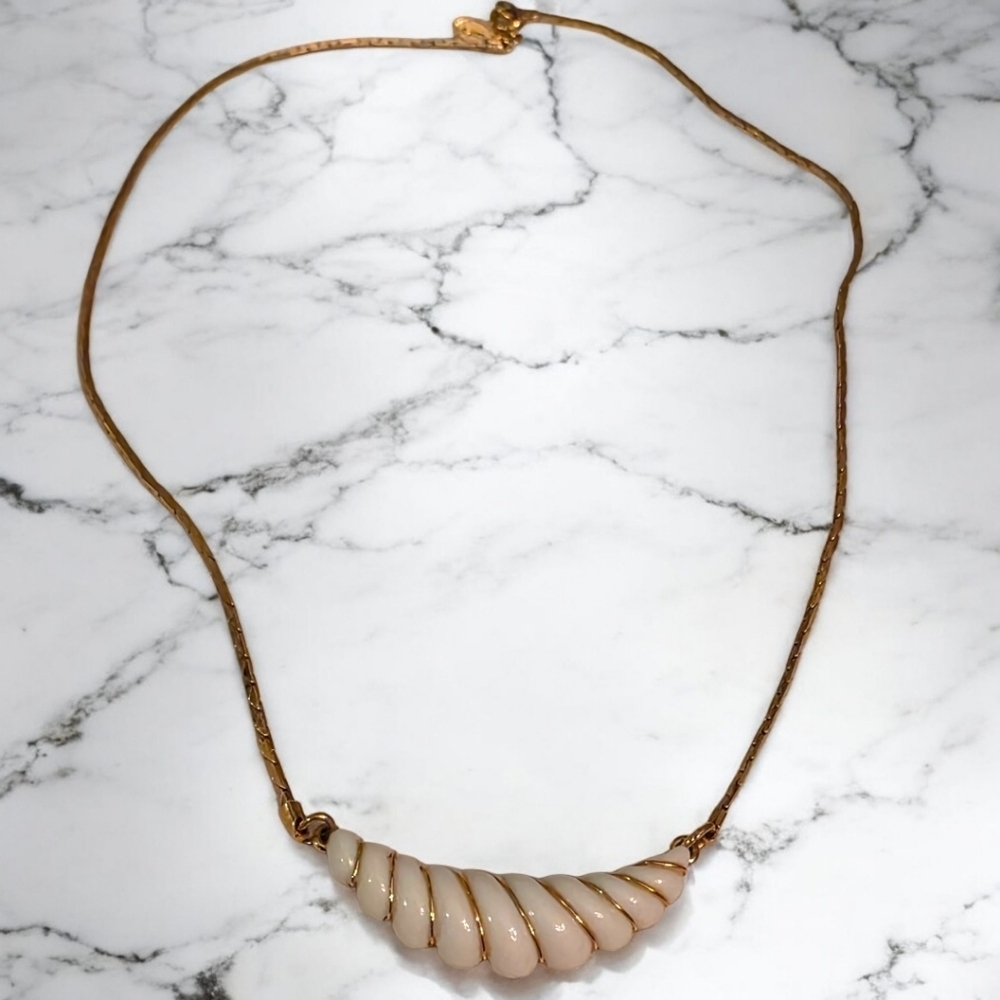 Avon Chic Gold and Cream Vintage Shell Necklace
